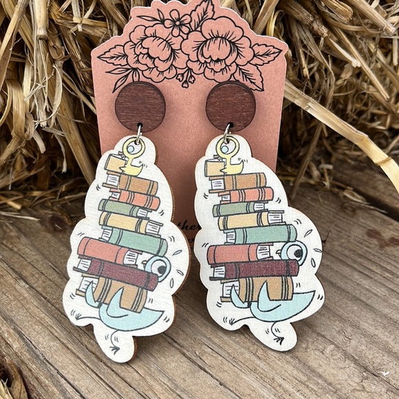 Mo Willems “Pigeon and Duck Reading Books” Teacher Book Character earrin… - Picture 5 of 12